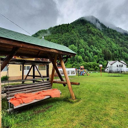 Hotel Casa Petruta Dambovicioara Podu Dimbovitei Exteriér fotografie